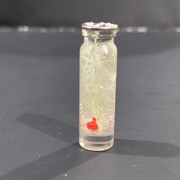 Resident Evil 5 - PROGENITOR VIRUS Vial - 1.25inches - Picture 3 of 8